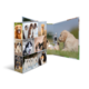 Ein aufklappbarer Ordner mit verschiedenen Hundefotos, darunter Labrador, Husky und andere Rassen, auf den Außenseiten und Innenseiten.