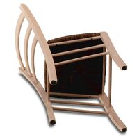 Zwarte viltglijders op de stoelpoten geplakt